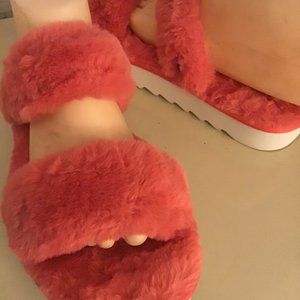 Koolaburra By Uggs women Peach rose fluffy slide slipper sandals US 9 Euro 40
